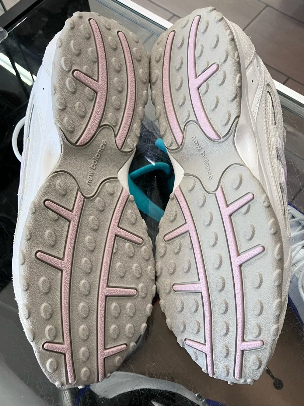 Women’s New Balance 204L Sea Salt Pink Size 9.5